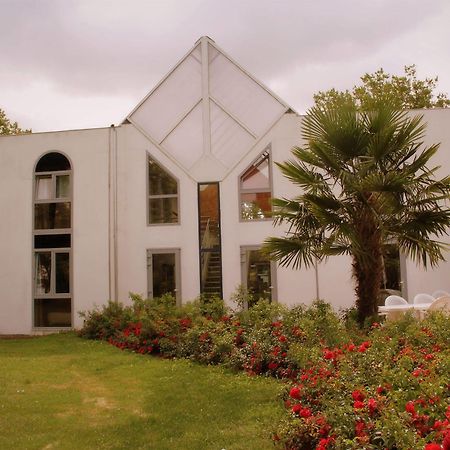 Agape Hotel Bessines Exterior foto