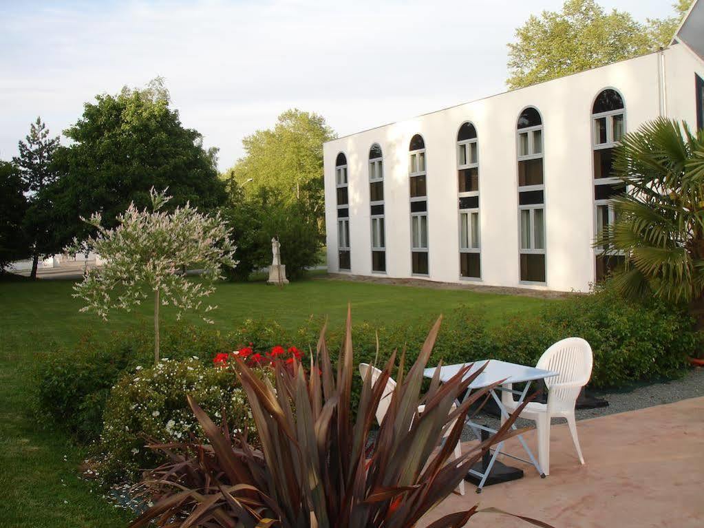 Agape Hotel Bessines Exterior foto