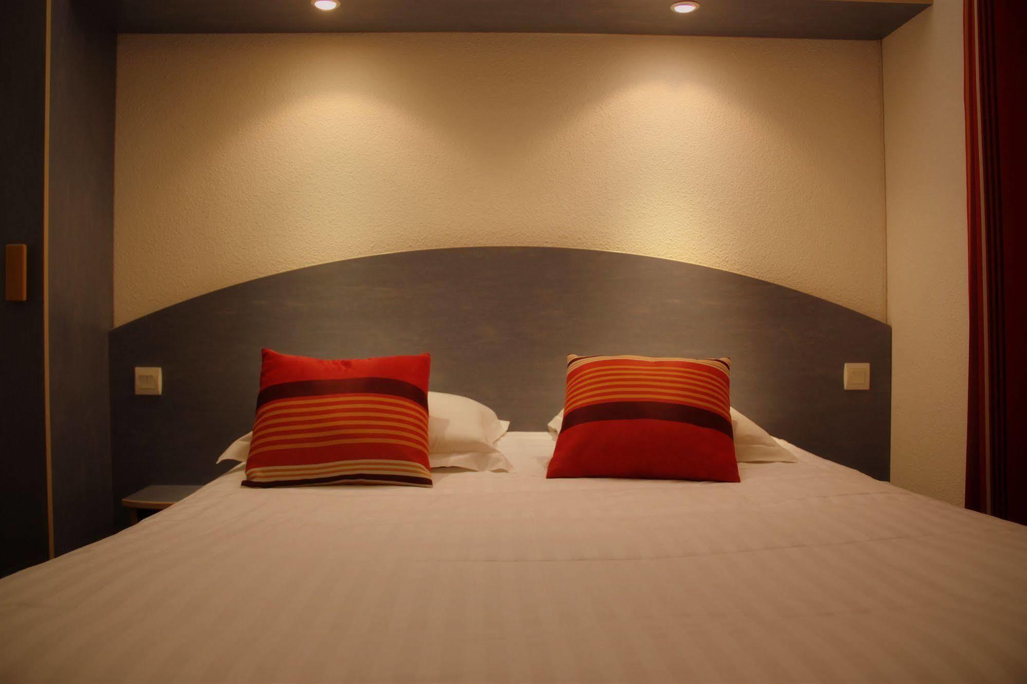 Agape Hotel Bessines Exterior foto